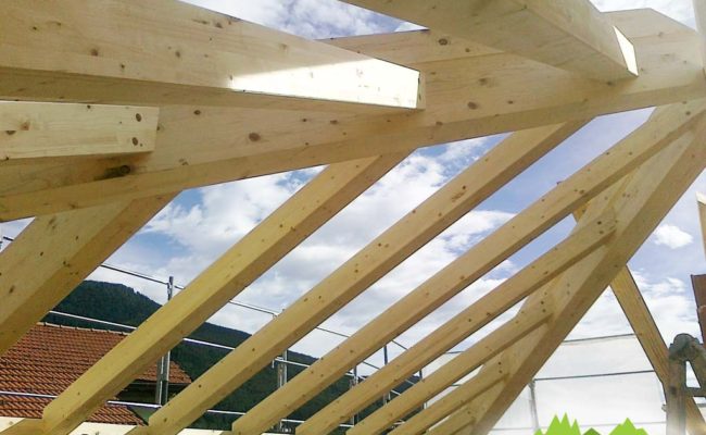 Montaggio tetto – carpenteria in legno